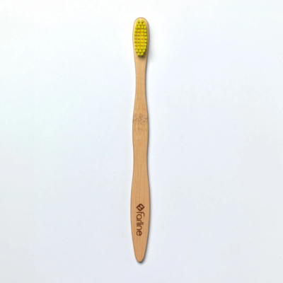 cepillo dental de bambú amarillo