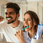 ¿Qué pasa si me cepillo los dientes con un cepillo duro?